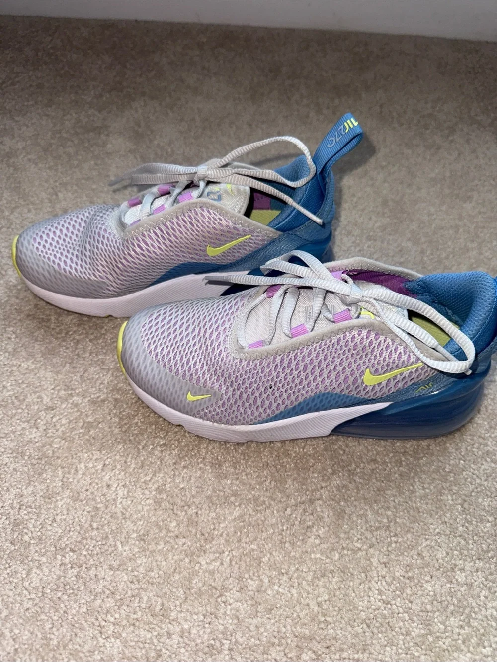 Nike pop comfort swoosh